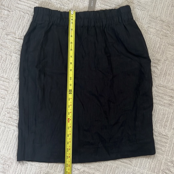 J. Crew Pull-on linen skirt with pockets fully lined NWT Size Small
Style AO792 - Picture 10 of 14